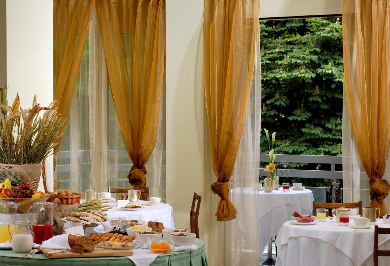 Rizzi Aquacharme Hotel & Spa Boario Terme Restaurante foto