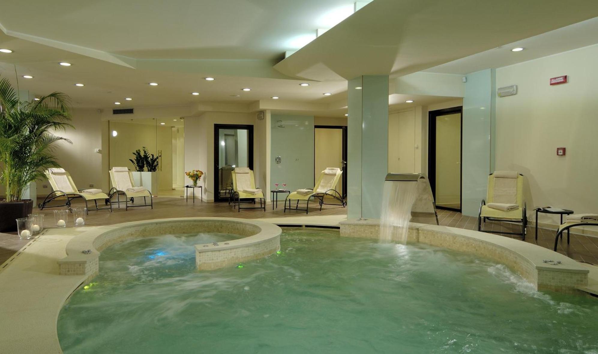 Rizzi Aquacharme Hotel & Spa Boario Terme Instalações foto